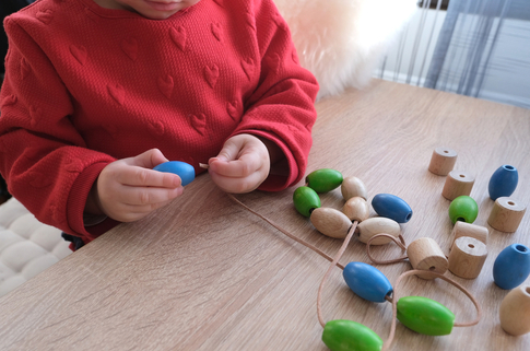 Banner da matéria Coordenação motora infantil: 10 atividades para desenvolver brincando