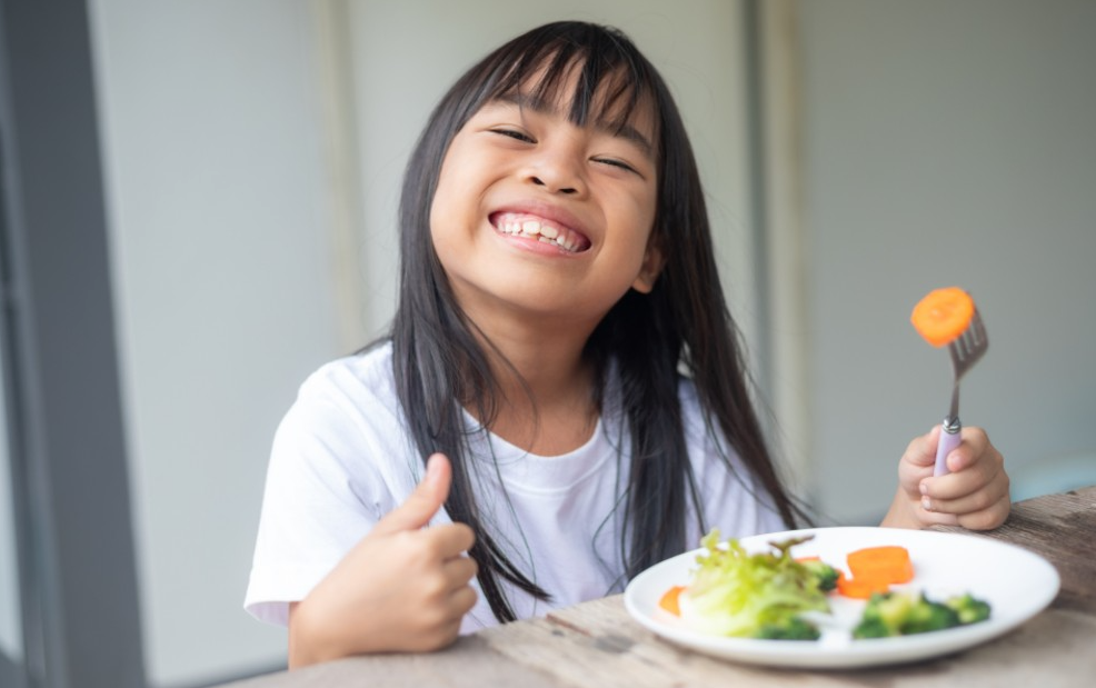 Banner da matéria Descubra como a alimentação nos primeiros anos pode influenciar no comportamento das crianças
