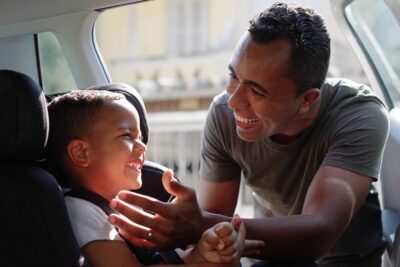 7 brincadeiras para entreter crianças em viagens de carro nas férias