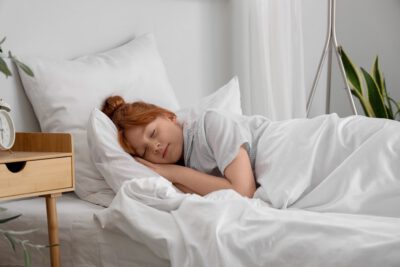 Sono e crescimento infantil: por que dormir bem faz seu filho crescer?