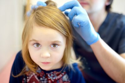 Como identificar piolhos em crianças e o que fazer em seguida?