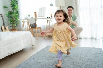 Circuito motor em casa: brincadeiras criativas para desenvolver o equilíbrio infantil