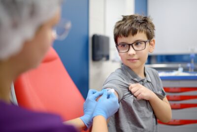 Seu filho tem medo de tomar vacina? 5 dicas para tornar o momento mais tranquilo e acolhedor